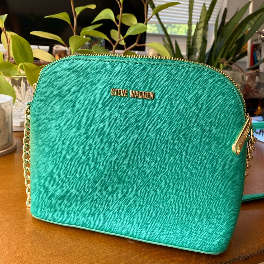 Green, Steve Madden crossbody purse!